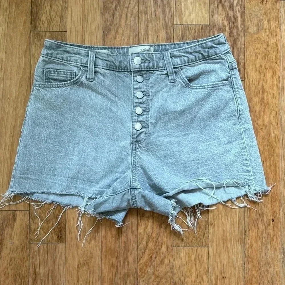 Universal Thread Vintage Midi Cut Off Shorts size 10/30R